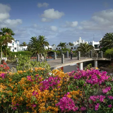 Aparthotel Marismas De