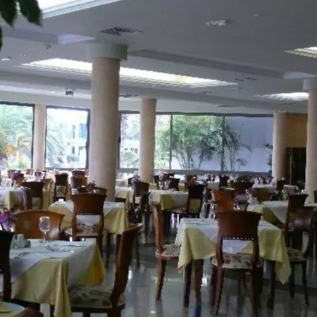 Ξενοδοχείο με διαμερίσματα Marismas De Κοραλέχο