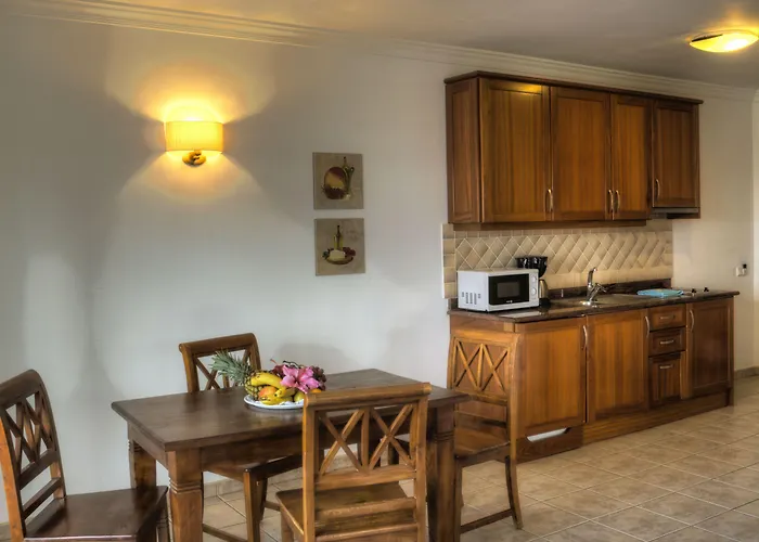 Aparthotel Marismas De