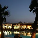 Ξενοδοχείο με διαμερίσματα Marismas De 3*